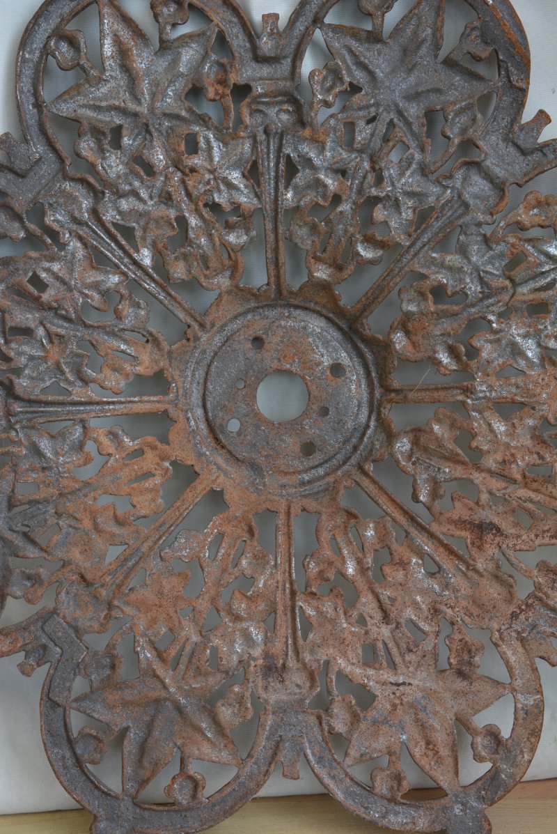 Antique Victorian Cast Iron Ceiling Rose, Ivy Leaf Design - Image 11